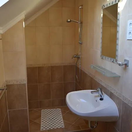 Apartment Aranypart 49-51 *