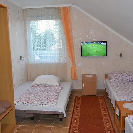 Aranypart 49-51 Apartment *