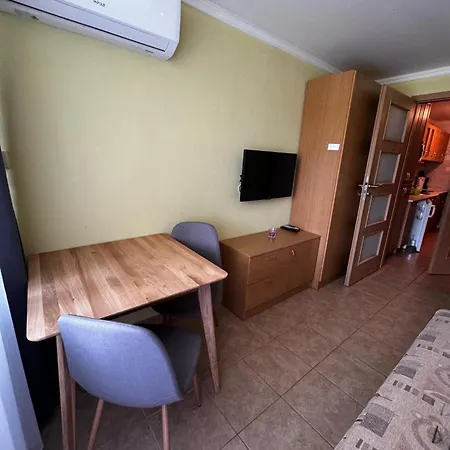 Apartment Aranypart 49-51