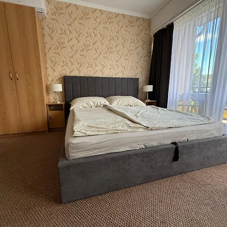 Aranypart 49-51 Apartment *