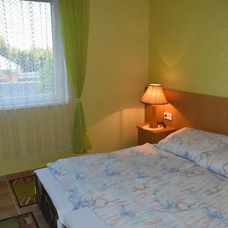 Apartment Aranypart 49-51